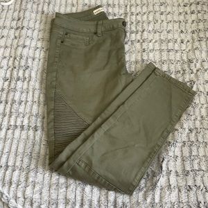 Ashley Mason- Army Green skinny pants